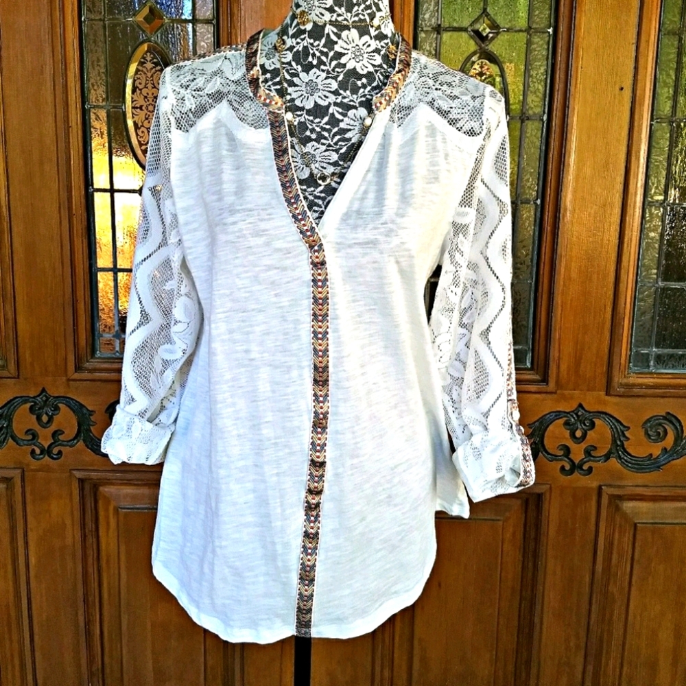 Hannah White Lace Top Size M